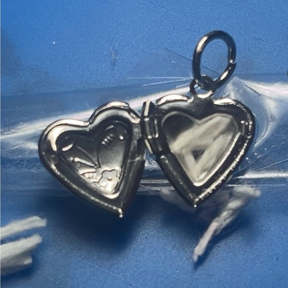 Custom Fabric Locket - Picture 2 of 6